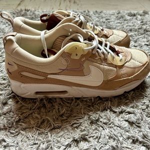 Nike Tennis Shoes